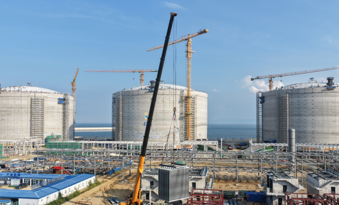Open-rack Vaporizer (ORV), Core Equipment of the Jiangsu Huadian Ganyu LNG Terminal Project, Successfully Installed in Position