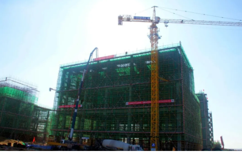 Roof sealing of first building of ShaanMei group YuLin chemical Gasification project has finished successfully