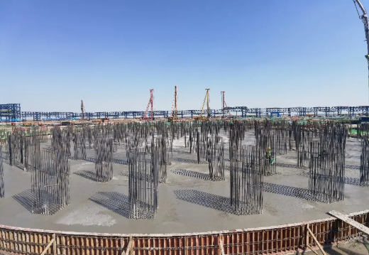 TCC'nin taahhüt ettiği Sinochem Lianyungang 1B Kriyojenik Tank EPC'nin 1. taban plakası temelinin kütle betonu tek seferde başarıyla döküldü!